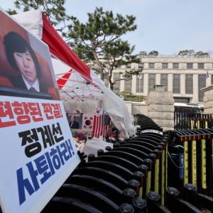 '尹 탄핵 시그널?'...정계선 재판관 찾아간 유튜버들