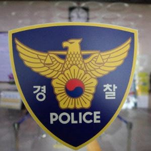 “이상한 냄새” 신고에 갔더니…부패한 시신에 청테이프가