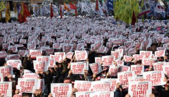 트럼프 '관세폭탄' 예고에도…한국GM 노조, '尹 퇴진 파업'