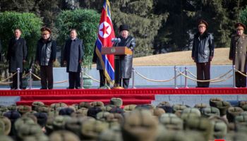 사상무장 강화하는 북한군…우리 군 정신교육 현주소는?[김관용의 軍界一學]