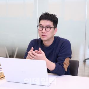 "불법 웹툰은 단순한 무료 콘텐츠가 아니에요… 창작자에겐 '상처'뿐"