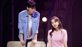 엇박자 나도 빛난 첫사랑 연대기…뮤지컬로 돌아온 '너의 결혼식'