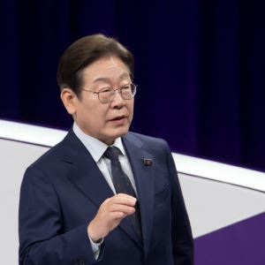 이재명 "대통령집무실, 용산서 시작해 청와대 이전이 현실적"