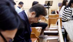 이재명, 영남권 경선 앞두고…울산 개신교회서 부활절 예배