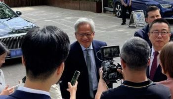 젠슨 황 다녀갔는데…“엔비디아 中 그래픽카드 출고 중단”