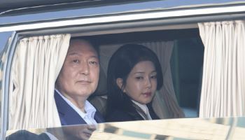 파면 후 물 '228톤' 쓴 尹부부…"관저 내 수영장" 주장 나와