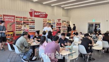 "한강 나들이객 급증"…CU, 즉석 라면 매출 286% 껑충