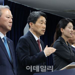 교육부 ‘내년도 의대 모집 3058명’ 굳히기…시행령 입법예고