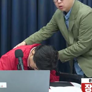 "제가 지금 갑자기…" 보수 유튜버 고성국, 생방 중 혼절