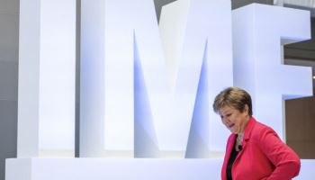 “새로운 세계에 접어들었다”…IMF, 올 세계 성장률 3.3%→2.8%