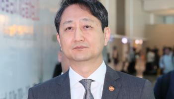 美 출국 산업장관 "방위비 압박, 가능성 열어 놓고 대비"
