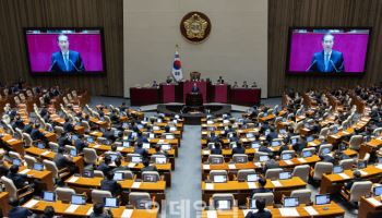 한덕수 추경 시정연설, 출마 계획 질문에는 "고생 많으십니다"