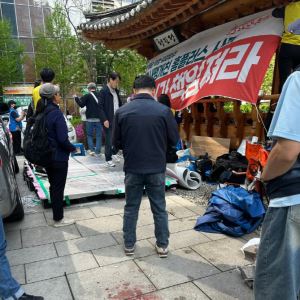 홈플러스 농성장 강제 철거 중 충돌..."명백한 폭력"vs"공집 방해"