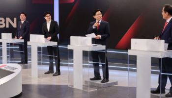 홍준표, 김문수 역사관 비판 “일제때 국적 발언 사과해야”