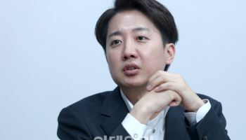 이준석 "4050 남성이 왜 여대생인 척?" 분노한 이유
