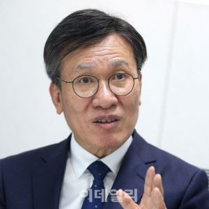 "38년 법관 생활 마무리…의뢰인 위한 검투사로 승부"