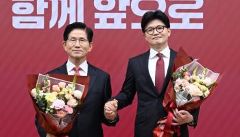 '탄핵의 강' 앞에 선 김문수·한동훈 최종 격돌…韓대행 단일화 '순풍'