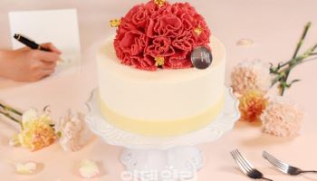 호텔 나루 서울 - 엠갤러리, 카네이션 케이크