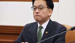 한덕수 사퇴·출마 본격화…한달여만에 돌아온 '최상목 대대행'