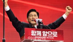 김문수, 한동훈 꺾고 대선후보 선출 “반명 연대로 이재명 이길 것”(종합)