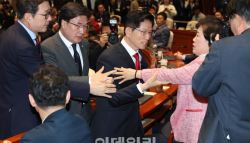 김문수-국민의힘 지도부 '대선 후보 단일화...의총서 정면 충돌'