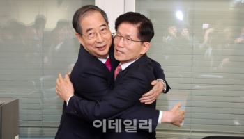 돌아온 金 떠나는 韓…물 건너간 반(反) 이재명 빅텐트