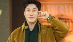 “현관 비번 알려준 적 없다”…산이, 이번엔 여가수 집 무단침입?