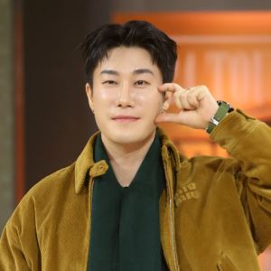 “현관 비번 알려준 적 없다”…산이, 이번엔 여가수 집 무단침입?
