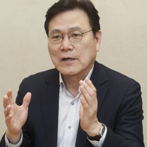 "규제 개선 의지 보여야 외국인 투자자 돌아온다"