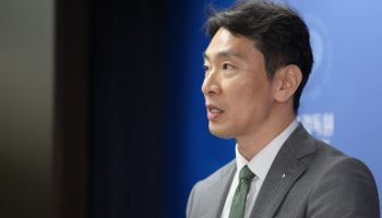 스위스로 간 이복현 “바젤Ⅲ 규제, 조속하게 이행”