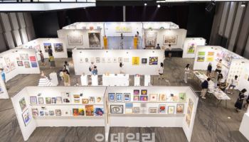 '2025 작가미술장터' 개막…10월까지 전국서 8개 장터 운영