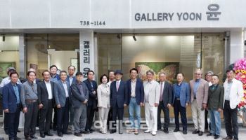 '갤러리 윤' 개관 초대전, 김홍년 '공존의 날개짓'