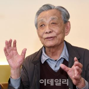"유튜브 등 표현의 자유 확대..제도적 논의 반드시 필요"