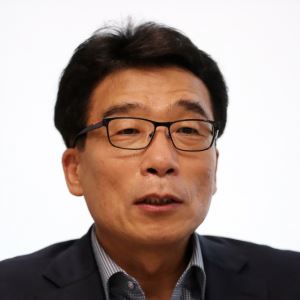 "개헌, 정치논쟁 번지면 안돼…87체제 한계 극복해야"