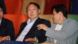 `부정선거 다큐` 보러 나온 尹, 첫 공개 행보 '침묵'(종합) (영상)