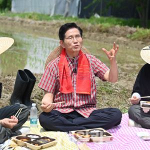 [포토]김문수 국민의힘 대선후보, 청년농부들과 함께                                                                                                                                                       