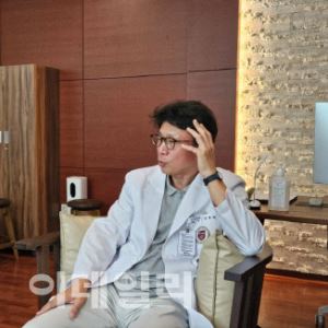 “4시간 수술을 1시간 만에”…뇌수술 돕는 ‘의료로봇’