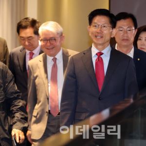 민주당 "김문수 배우자 반노조 발언…사죄하라"
