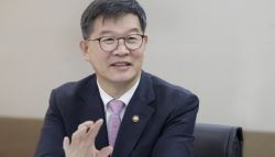 “빈곤·질병·고독  ‘노년 3중고’, 일자리·돌봄 맞춤 지원해 해소”[ESF2025]