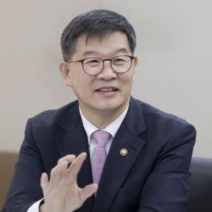 “빈곤·질병·고독  ‘노년 3중고’, 일자리·돌봄 맞춤 지원해 해소”