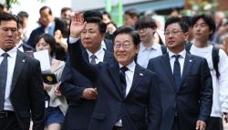 투표소서 이재명에 “카리나 파이팅!” 외친 남성, 훈방 조치