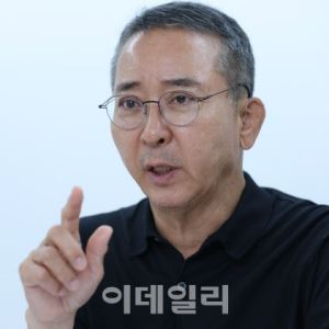 "AI 통한 스마트 팩토리로 중국발 위기 넘자"