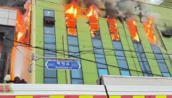 인천 가좌동 공장 화재 완진…2명 경상 피해(상보)