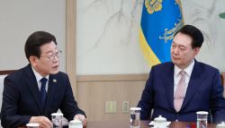 정국 '강대강 대치' 속 尹계엄…李에 대권 날개 달아줬다