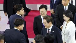 "전화 안받는 선배"...권성동, 김혜경 여사 인사한 순간