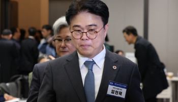 '대법관 자리 회유받고 판결' 주장…전 의협 회장 검찰 송치