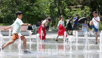 [포토]어린이들의 여름 놀이터 광화문분수대