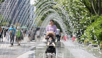 [포토]무더위 잊게 해주는 분수대