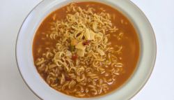 李 라면 2000원 진짜? 발언에…재소환된 '이 라면' 맛은[먹어보고서]