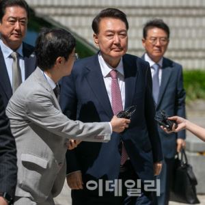 尹, 오늘 내란 7차 공판…3대 특검 임명 후 첫 법정 출석